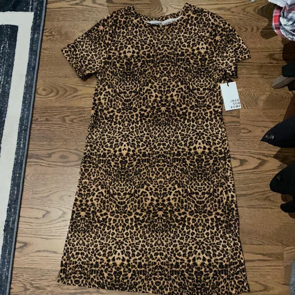 Jackson Rowe Leopard TShirt Dress in XS - Picture 1 of 2